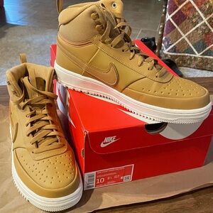 Nike Court Vision Mid-Wntr Tan/White sz10